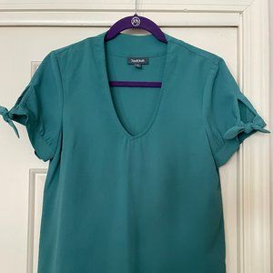 Like New ModCloth Short Sleeve Bow Blouse
